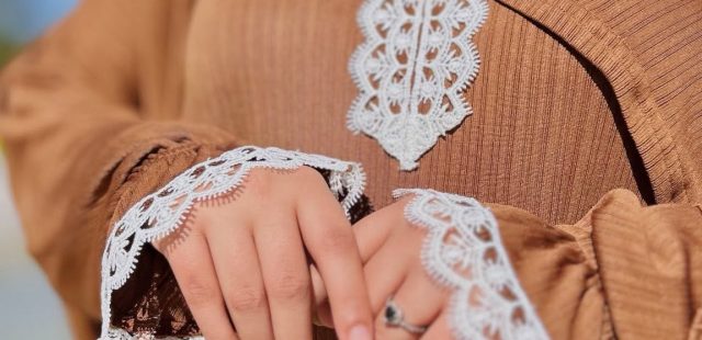 Comment choisir une tenue élégante et confortable pour femme en Tunisie ?